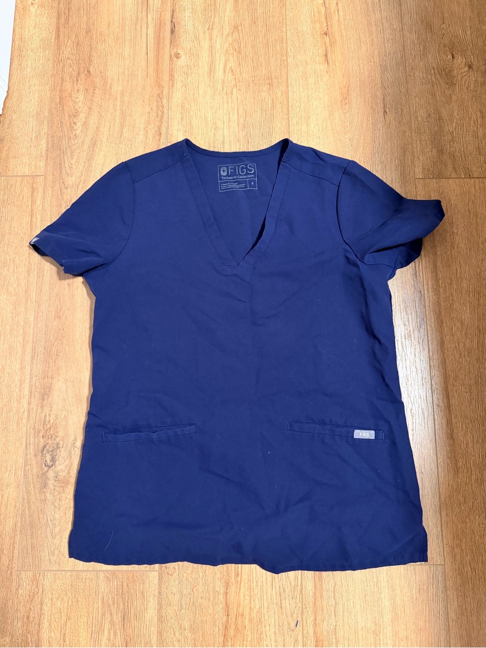 FIGS Women's Navy small Casma Scrub Top